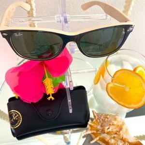 Ray-ban wayfarer classic green &  black w/ cream contrast frame w/ case & cloth